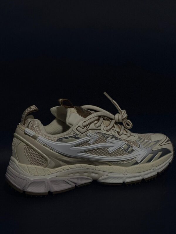 2026/03/82368.jpg Be Right Back Off-White