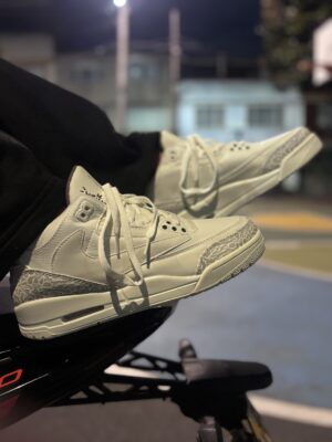 Nike Air Jordan Retro 3 x Travis Scott